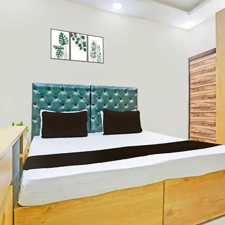 Hotel White House - Kamla Nagar Banglow Road